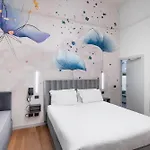 Adamas Hotel