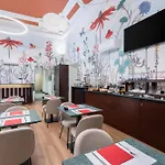 Adamas Hotel