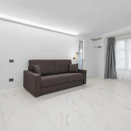Hotel Adamas 3*