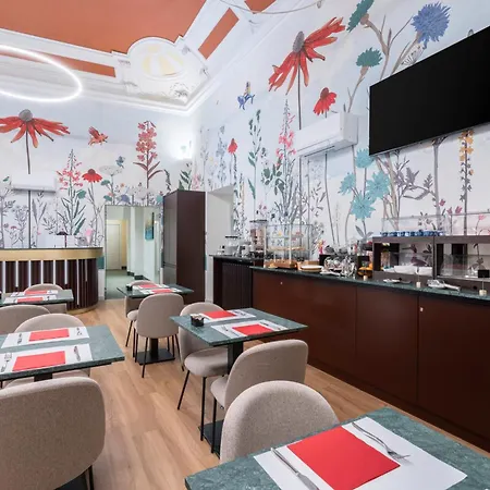 Adamas Hotel