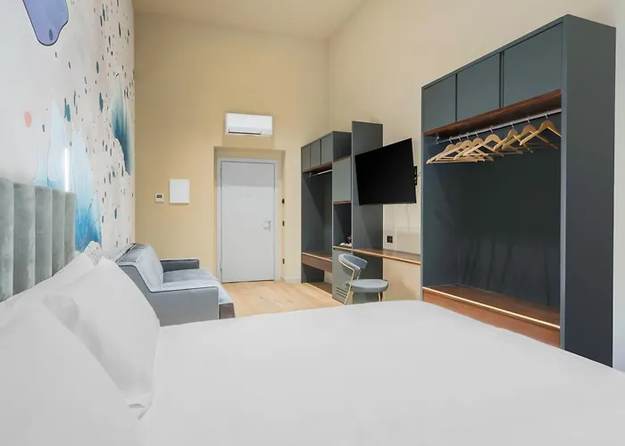 Hotel Adamas 3*