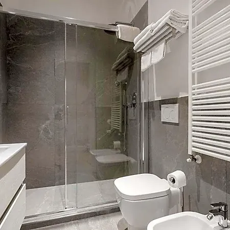 Adamas Hotel