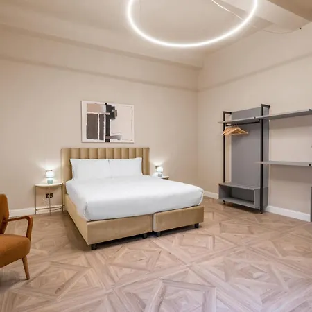 Adamas מלון